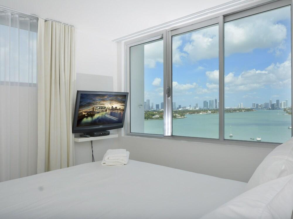 2 BR Mondrian Sleeps 4 - Miami Beach - SLV 9504