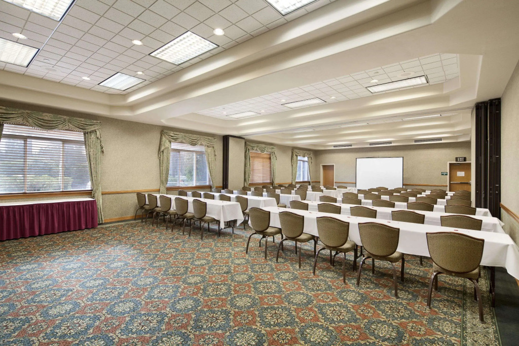 Ramada by Wyndham Olympia