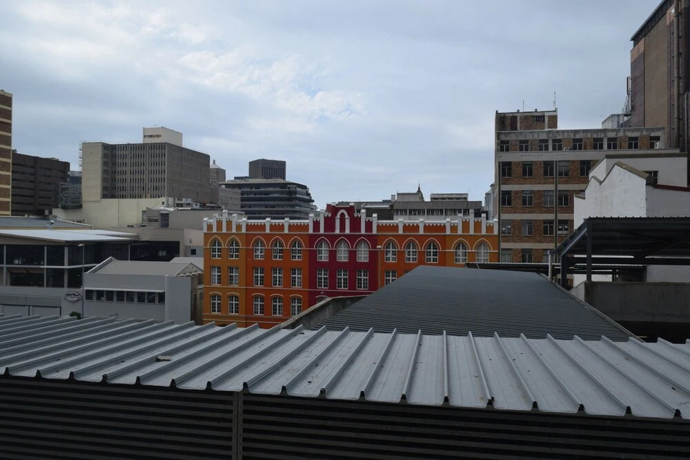Bright 2 Bedroom Apartment in Cape Town City Centre