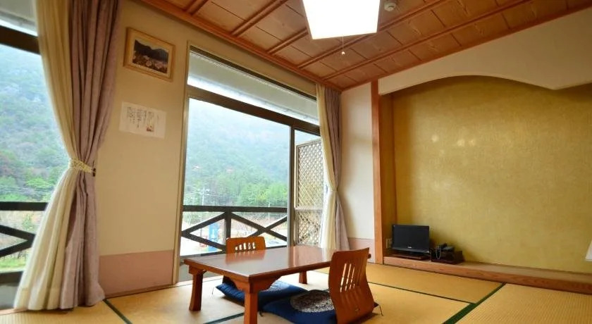 Hotel Uneri