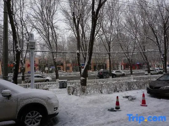 Shuangxin Hotel (Miguli Commercial Center, Midong District, Urumqi)