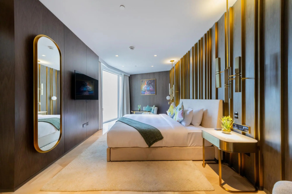 DXB - Five - 30308 - PJ