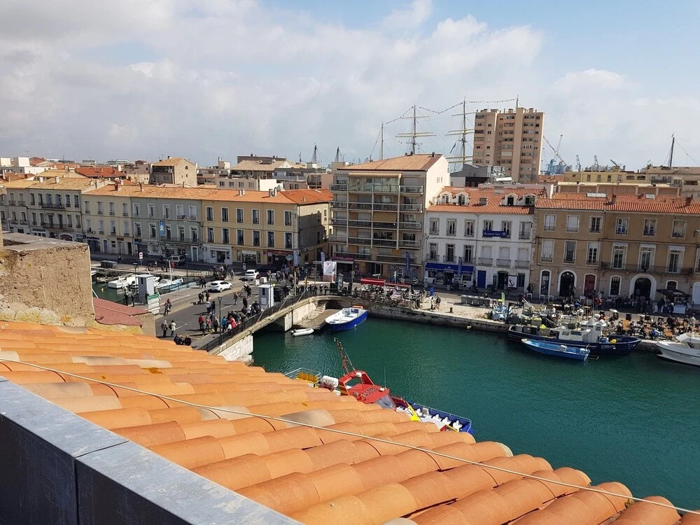 Sete Vue Canal Duplex Pour 7 Personnes