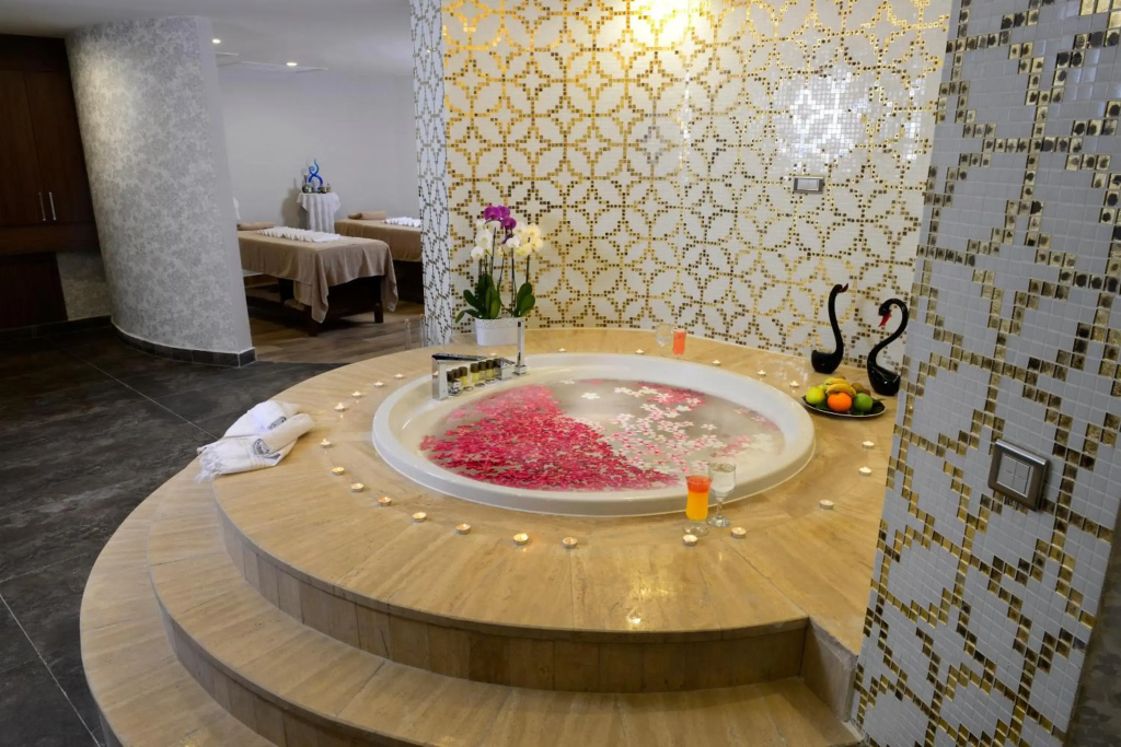 Wome Deluxe Hotel - Halal All Inclusive