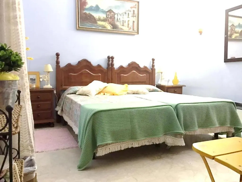 4 bedrooms villa with sea view private pool and enclosed garden at Estepona 1 km away from the beach