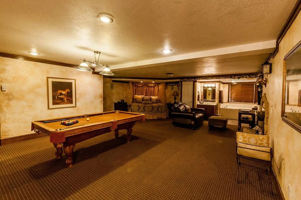 Castle Creek Inn