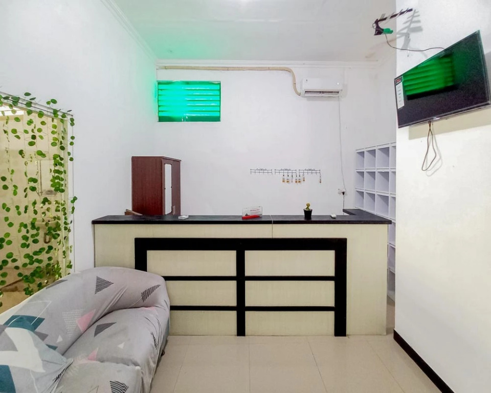 Homestay Bahari near Wisata Bahari Tlocor Sidoarjo Mitra RedDoorz