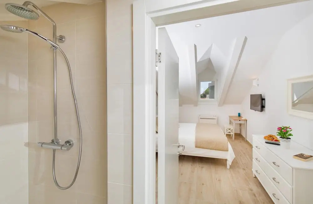 Porta Apartment and Rooms by Irundo
