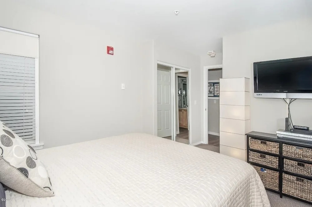 Waters Edge 309 1 Bedroom Condo