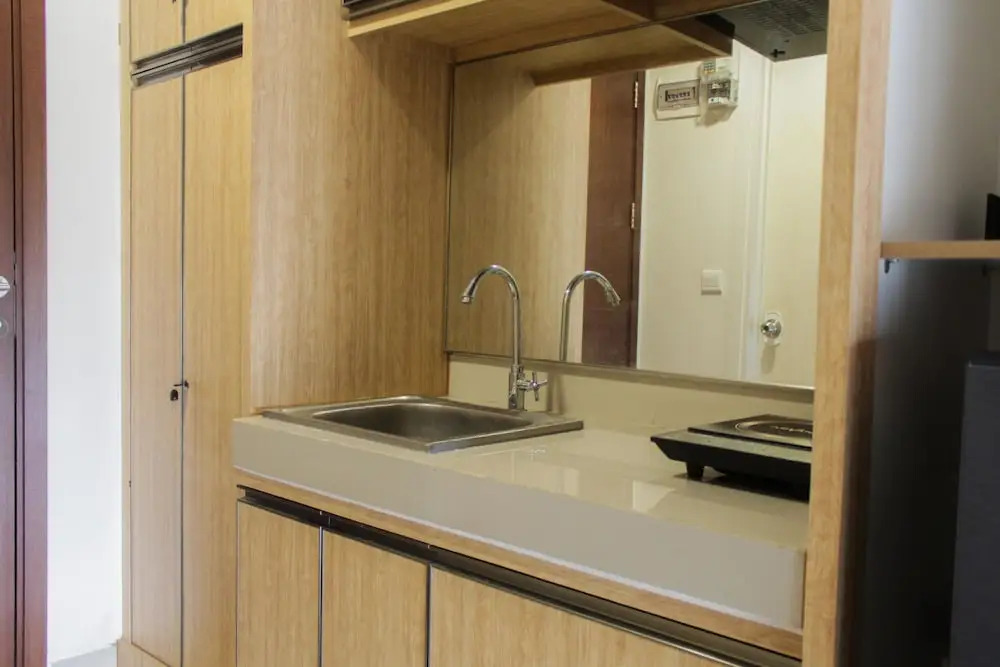 Warm and Comfortable 2BR Parkland Avenue Apartment By Travelio