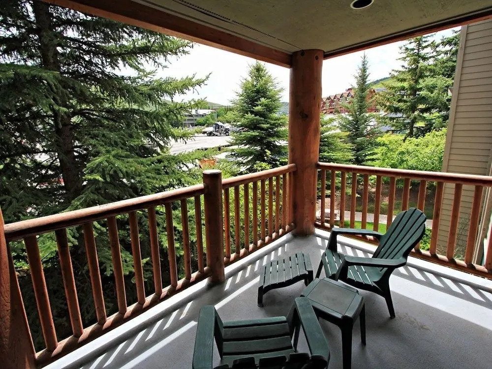 Snow Flower 018 2 Bedroom Condo by RedAwning