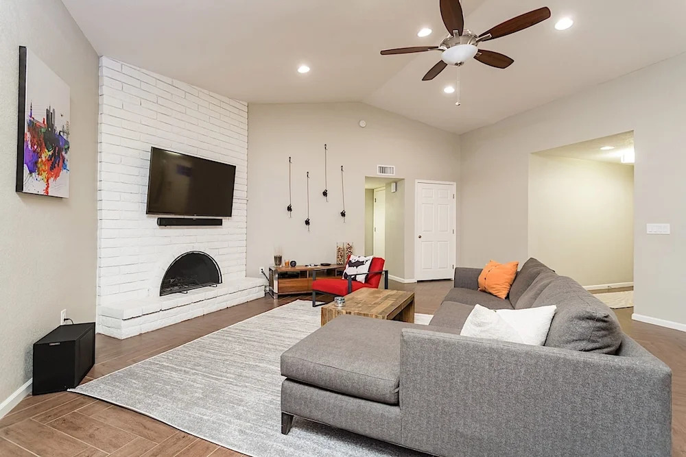 Soaking Up the Sun 3BR by Casago