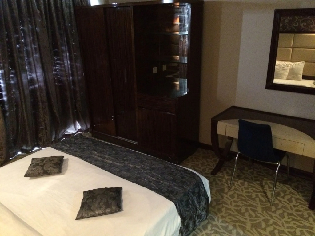 Imperial Suites Hotel