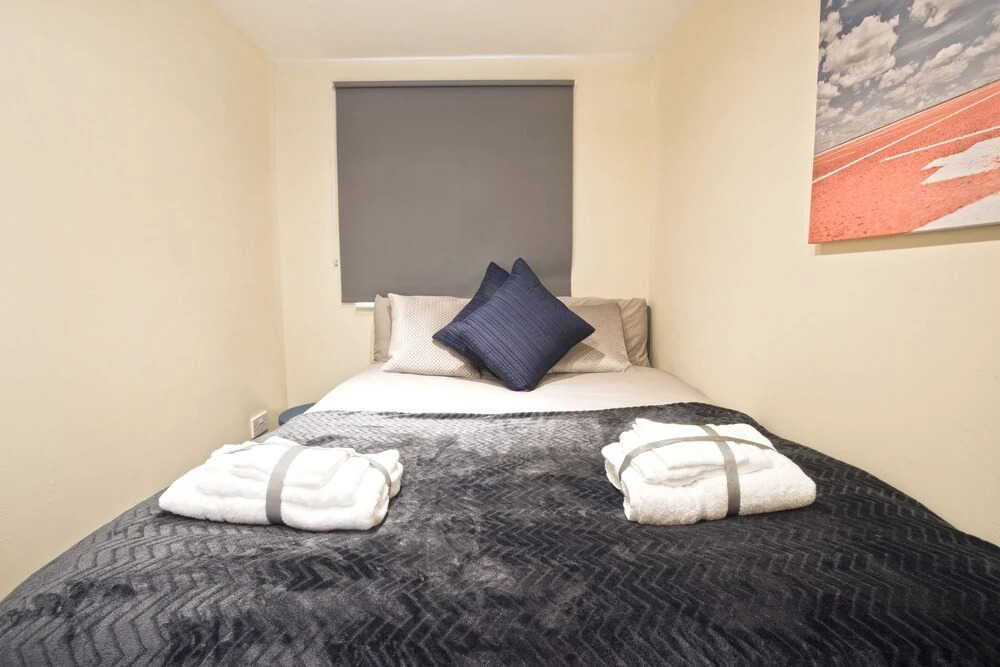 Short Stay Bristol - Church Apartment