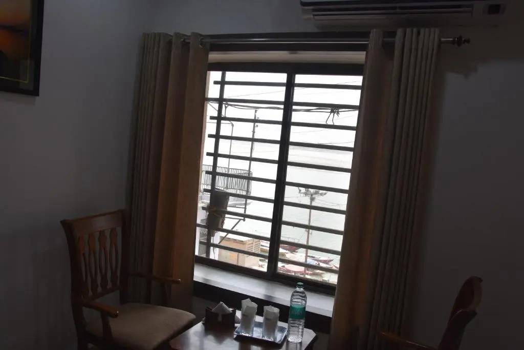 Alakhnanda Guest House