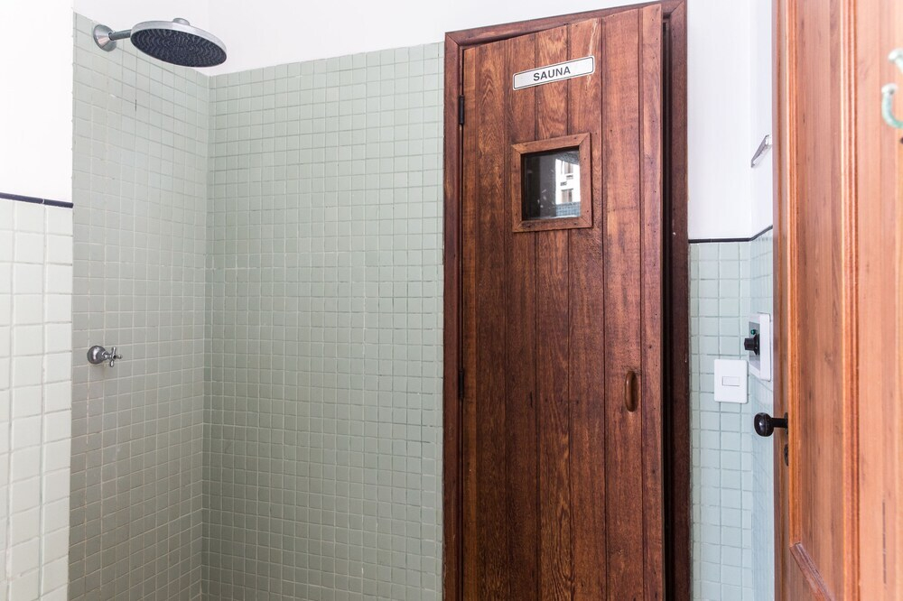 Ipanema 503 - Apart Hotel - Quadra da Praia com Piscina, Sauna, Academia e Garagem.