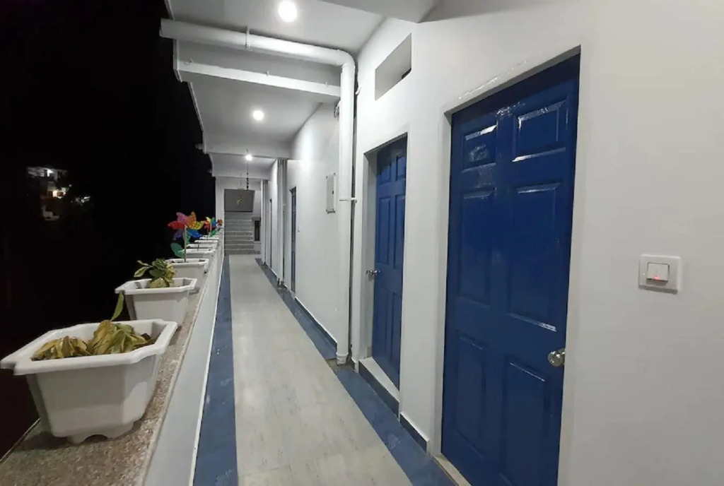 Hill Hoppers Hotel