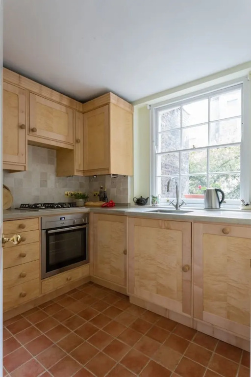 Stylish Flat Close To Victoria Station