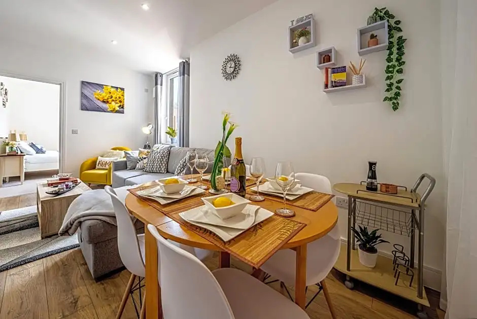 Mission Wave - Venture Apartment
