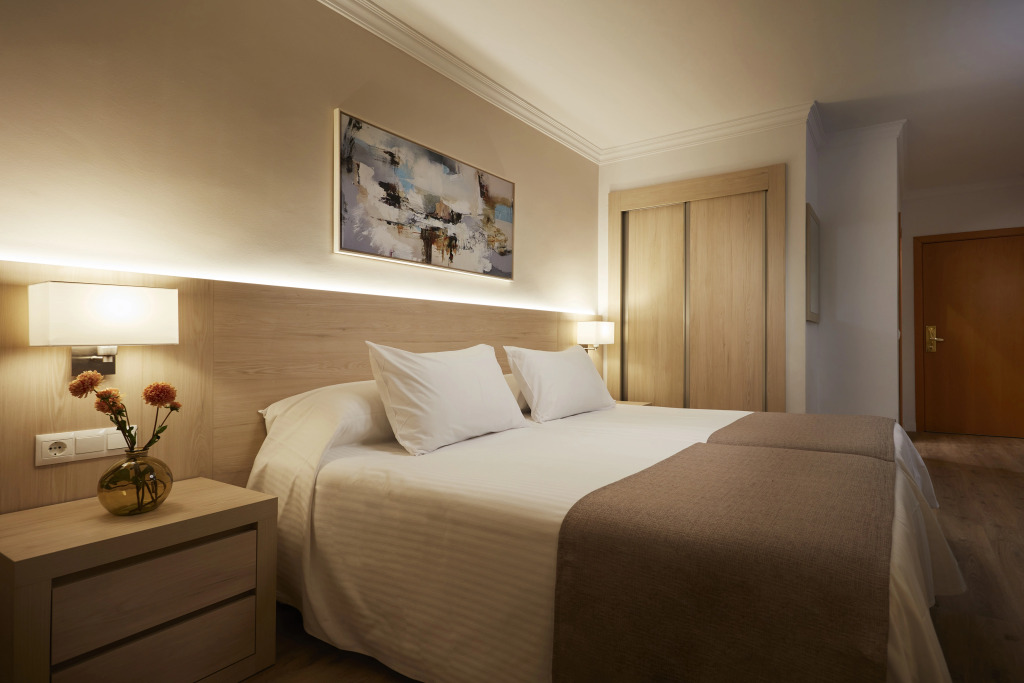 Hotel Las Arenas, Affiliated by Meliá