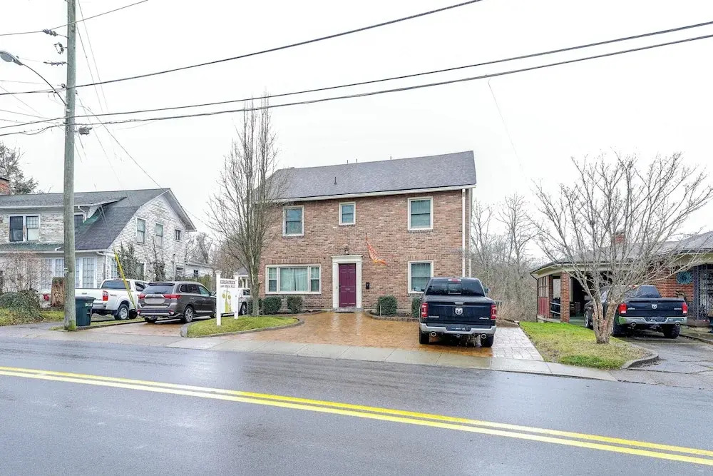 Beckley Studio w/ Private Hot Tub & Home Gym!