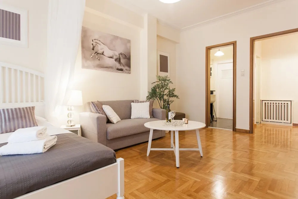 Athenian Home by Livin Urbban