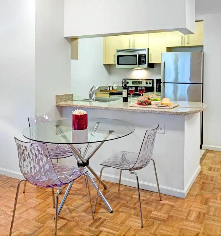 Furnished Quarters at Grove Pointe