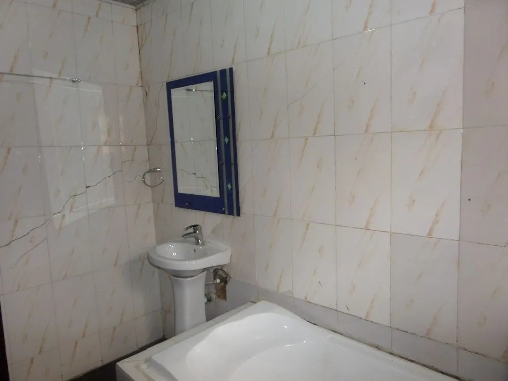 Green Royal Suites Annex