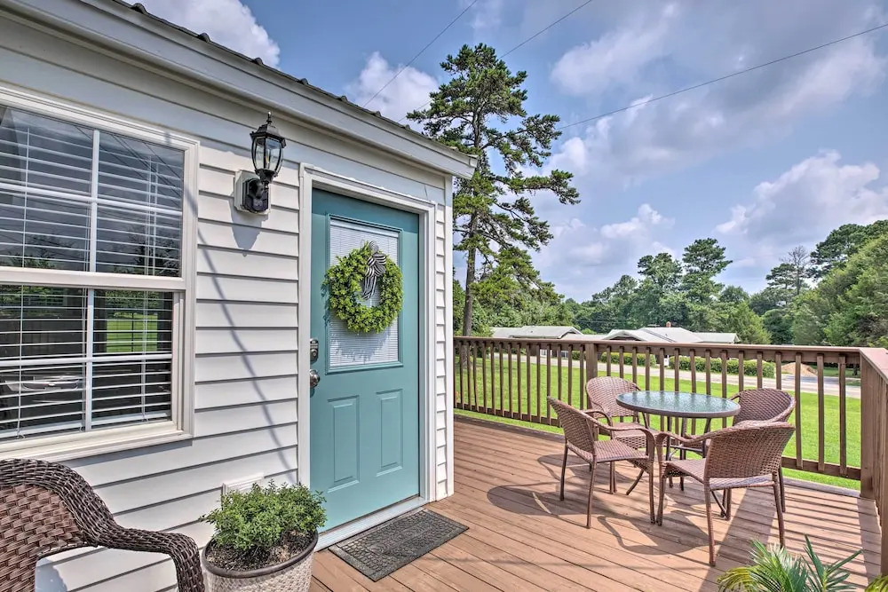 Idyllic Getaway w/ Deck ~ 4 Mi to Dtwn Athens