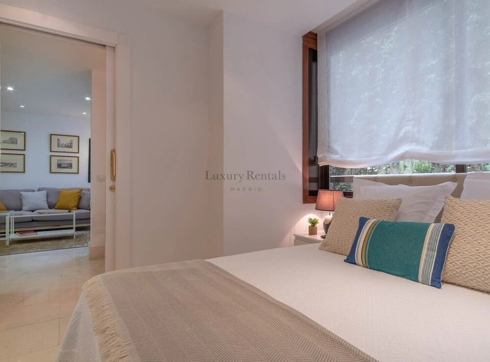 3 Bedrooms Chamberi