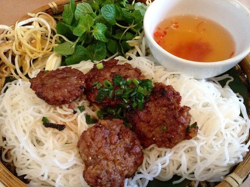 Tran Gia Hotel Huynh Thuc Khang