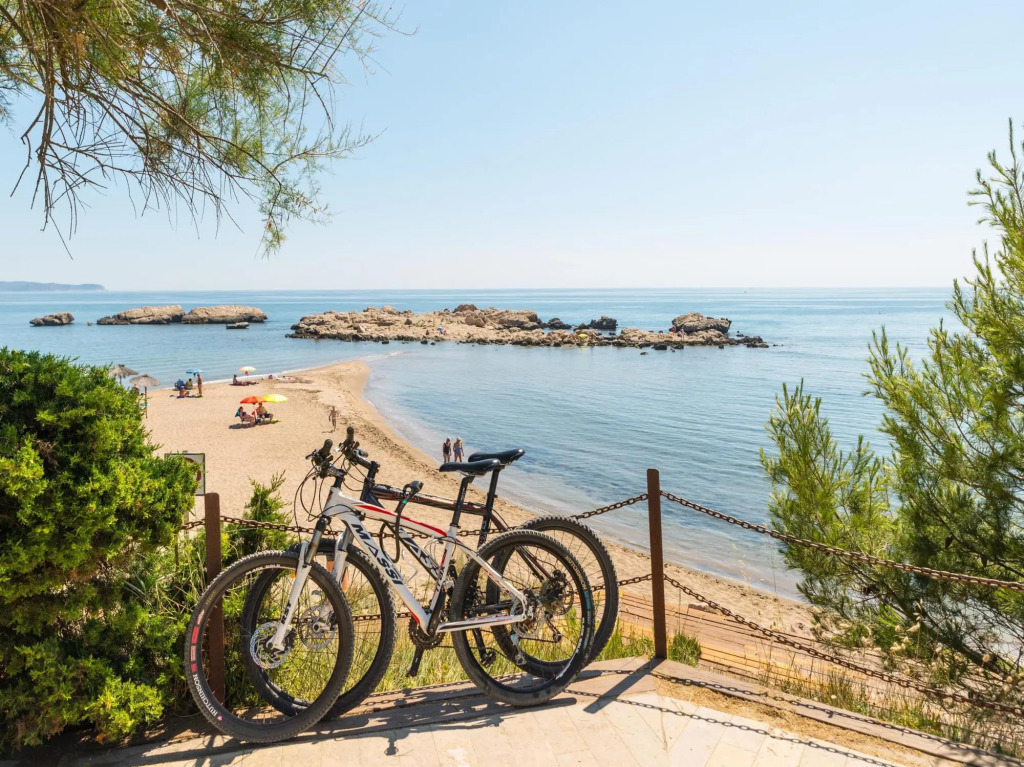 Lucia in L'Escala with 1 bedrooms and 1 bathrooms