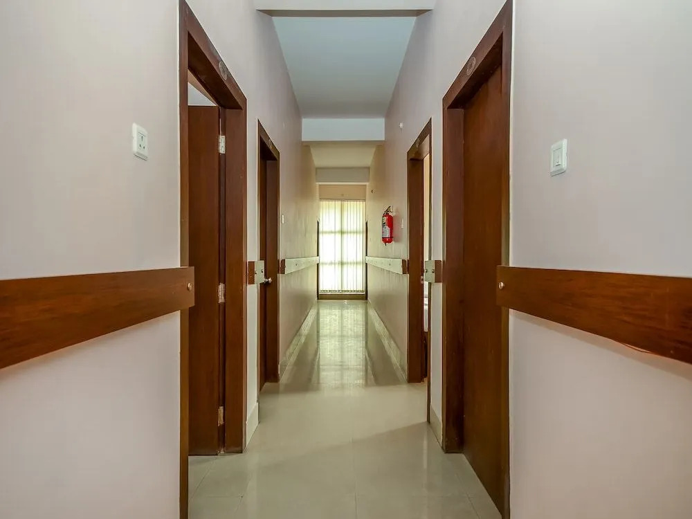 OYO 41030 Palacia Inn