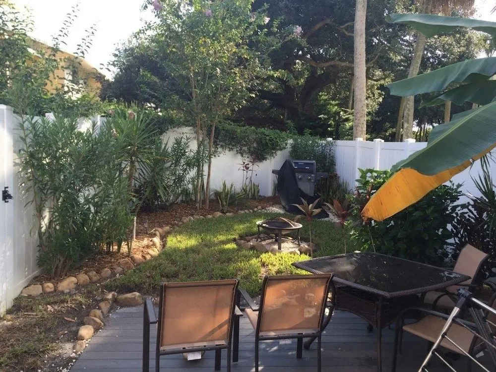Coconut Palms Townhome 2 Bedroom Townhouse by RedAwning