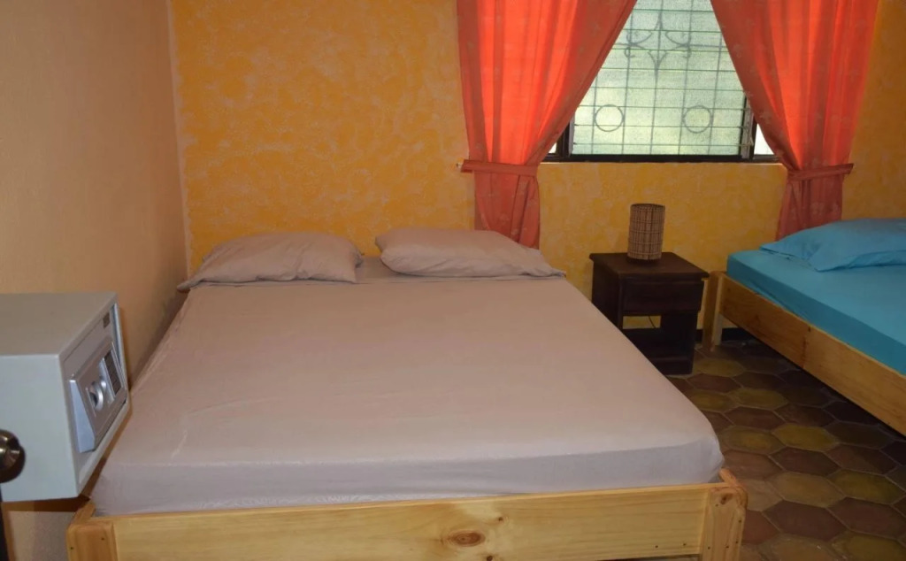 Casa Pura Vida Surf Hostel - Tamarindo Costa Rica