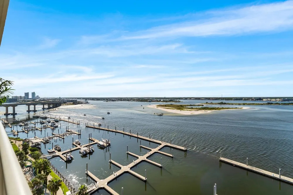 Three Bedroom With Bay Views Unit - Crb1105