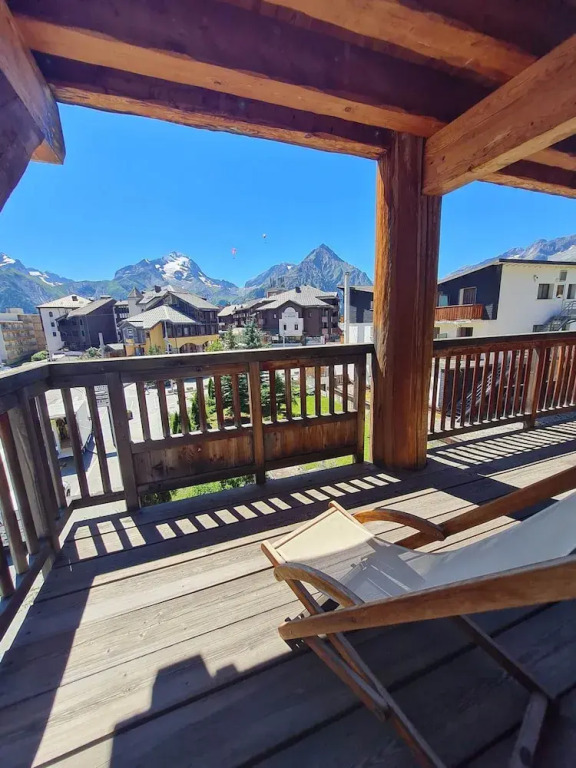 Apartment in Les Deux Alpes With Mountain Views
