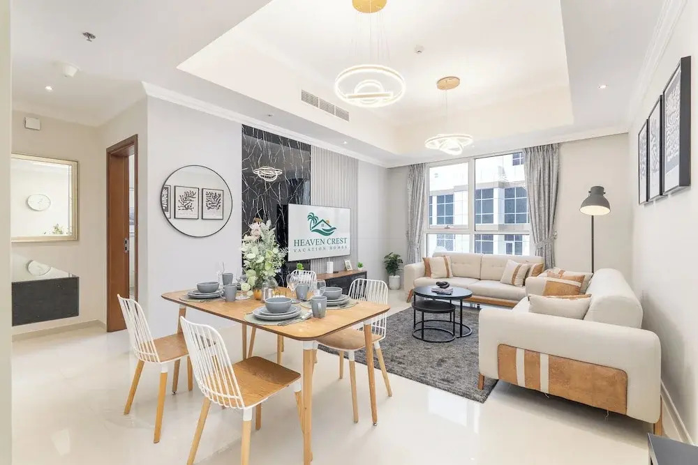 Heaven Crest Vacation Homes Downtown - Studio, 1, & 3 Bedroom Suites 2 minute walk to Dubai Mall and Burj Khalifa