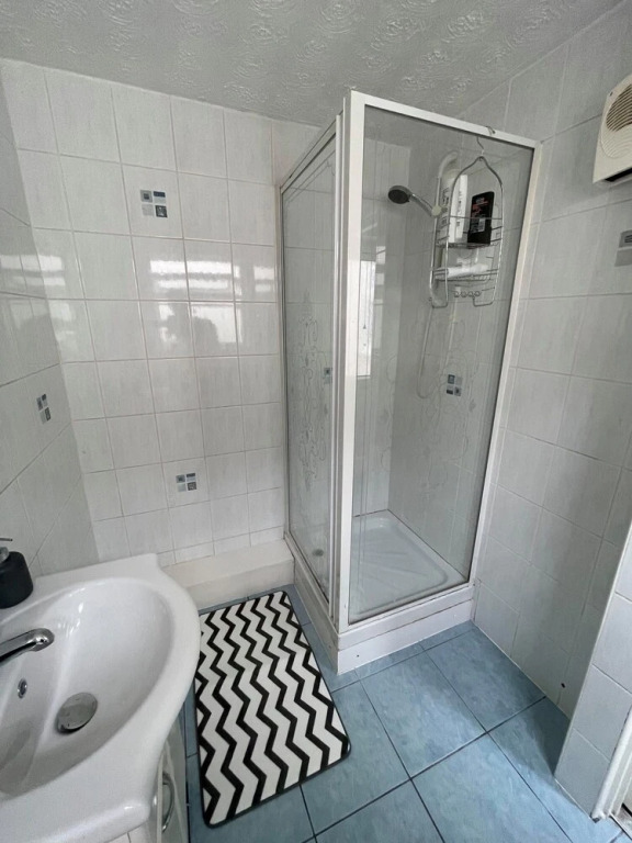 2 Bed House Near Everton Football Club Liverpool