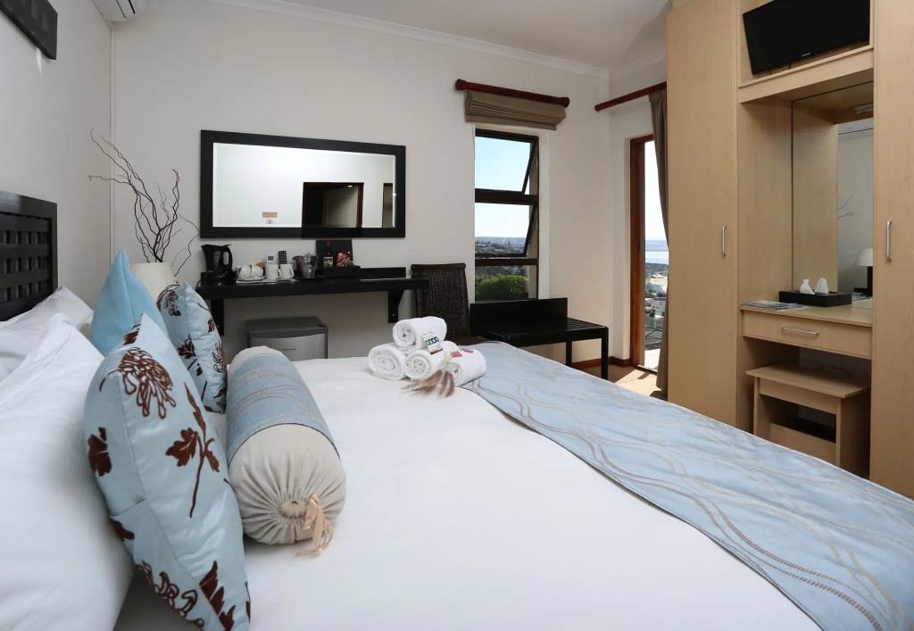 Bar-t-nique Guest House