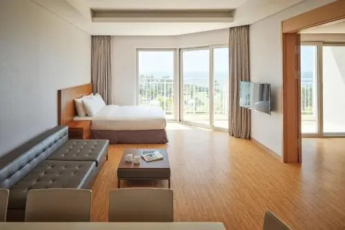 Shineville Luxury Resort