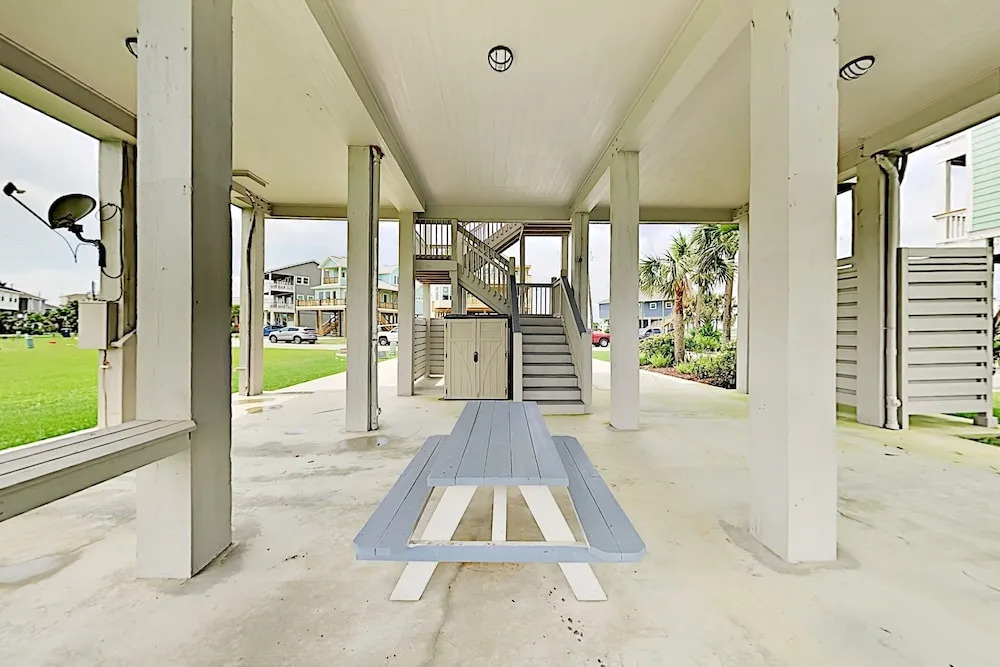 Walk To Beach! Custom Gulf-view New Build W/ Pool 3 Bedroom Home
