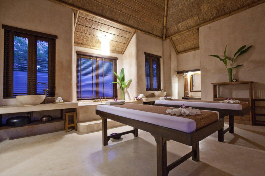 High Season Pool Villa & Spa