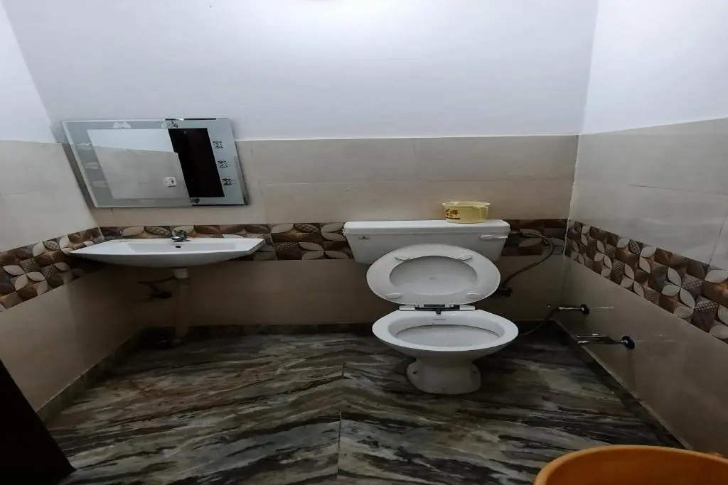 OYO 82033 Hotel Grand Plaza