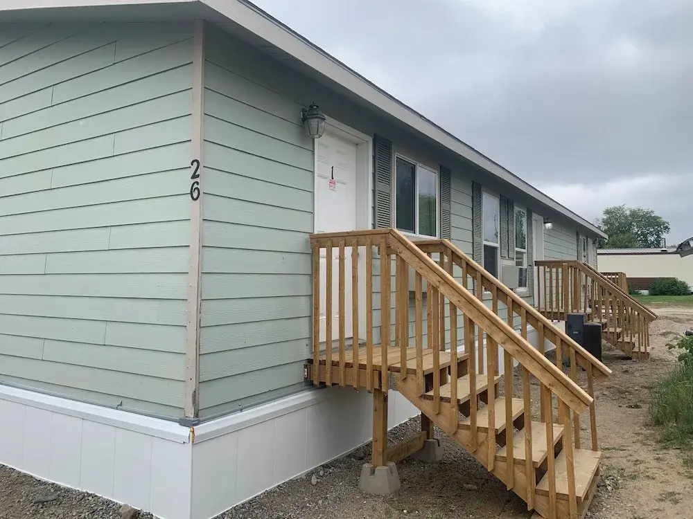 6 Plex Rental