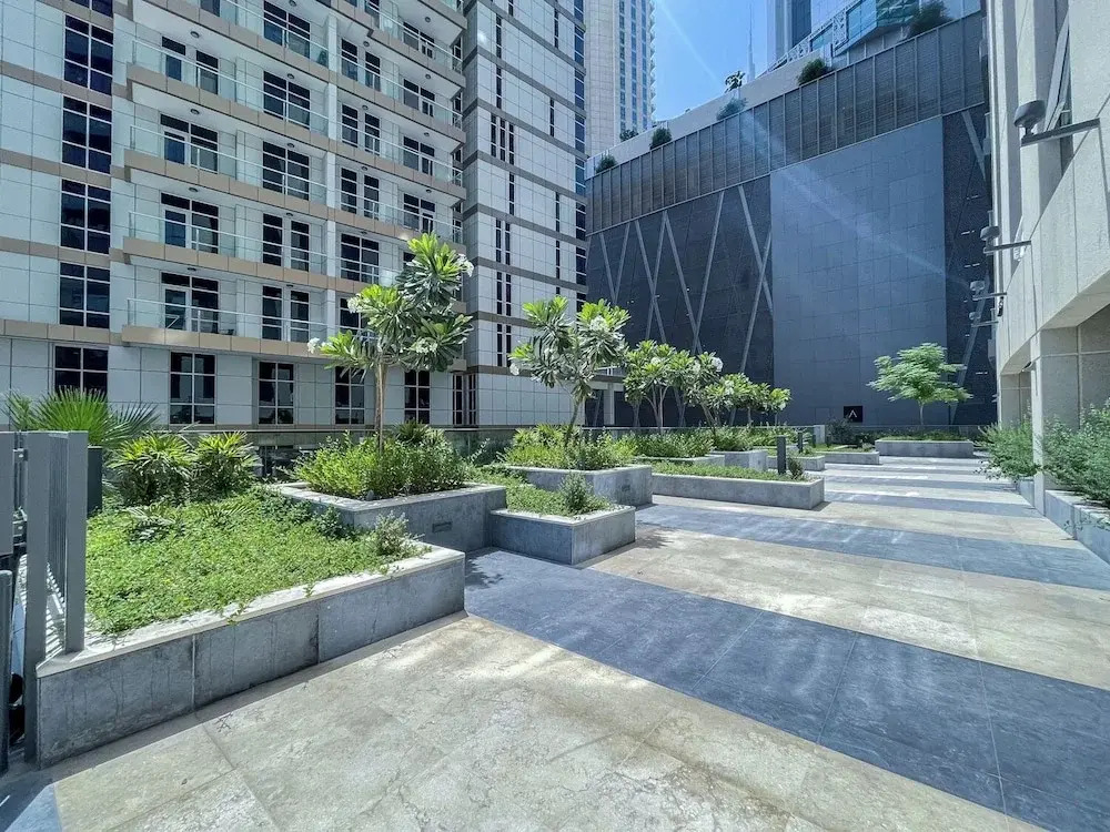 Heaven Crest Vacation Homes Downtown - Studio, 1, & 3 Bedroom Suites 2 minute walk to Dubai Mall and Burj Khalifa