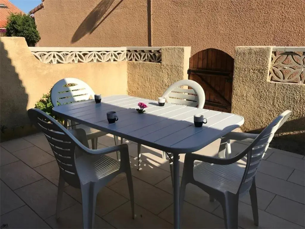 Pavillon T2 Mezzanine, 6 couchages, proche plage, terrasse, parking privé, TV, lave-linge - FR-1-81-92