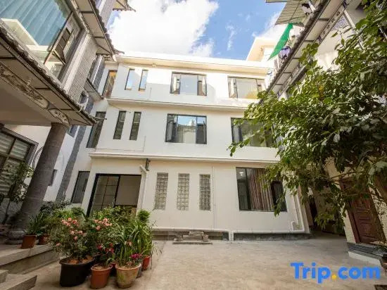 Qiuyue S Bay Light Luxury Homestay