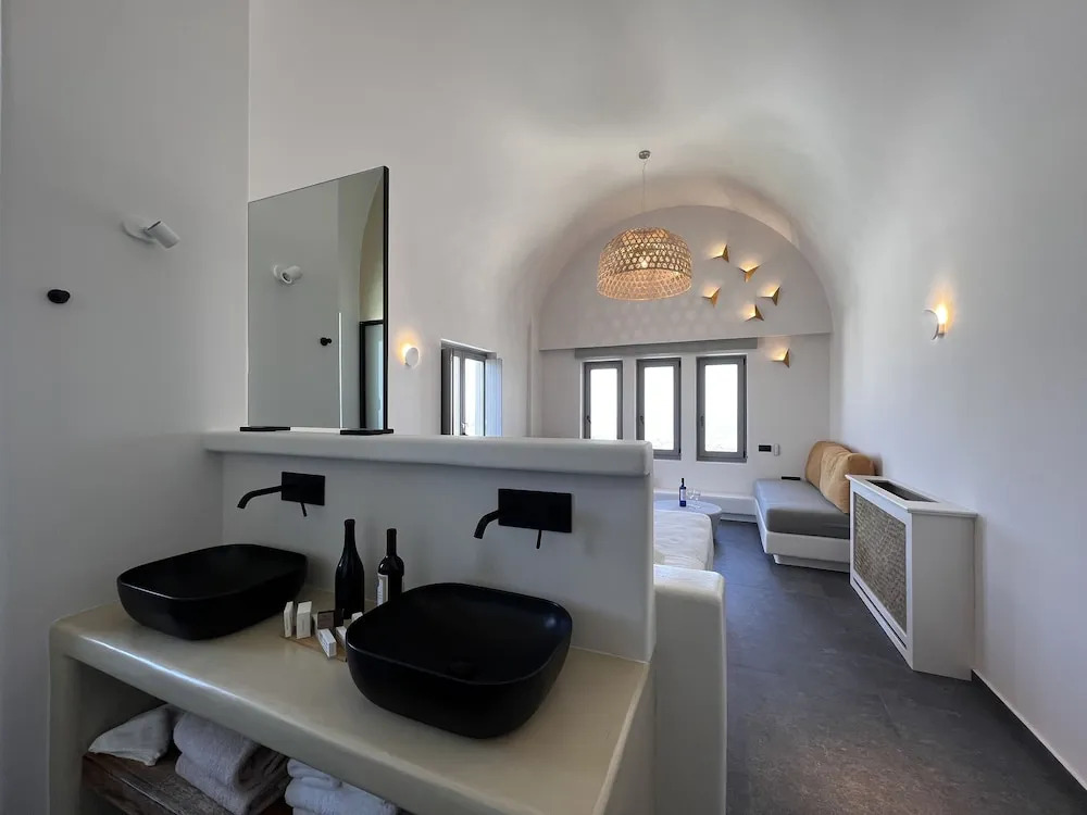 Elements Cozy Suites Pyrgos