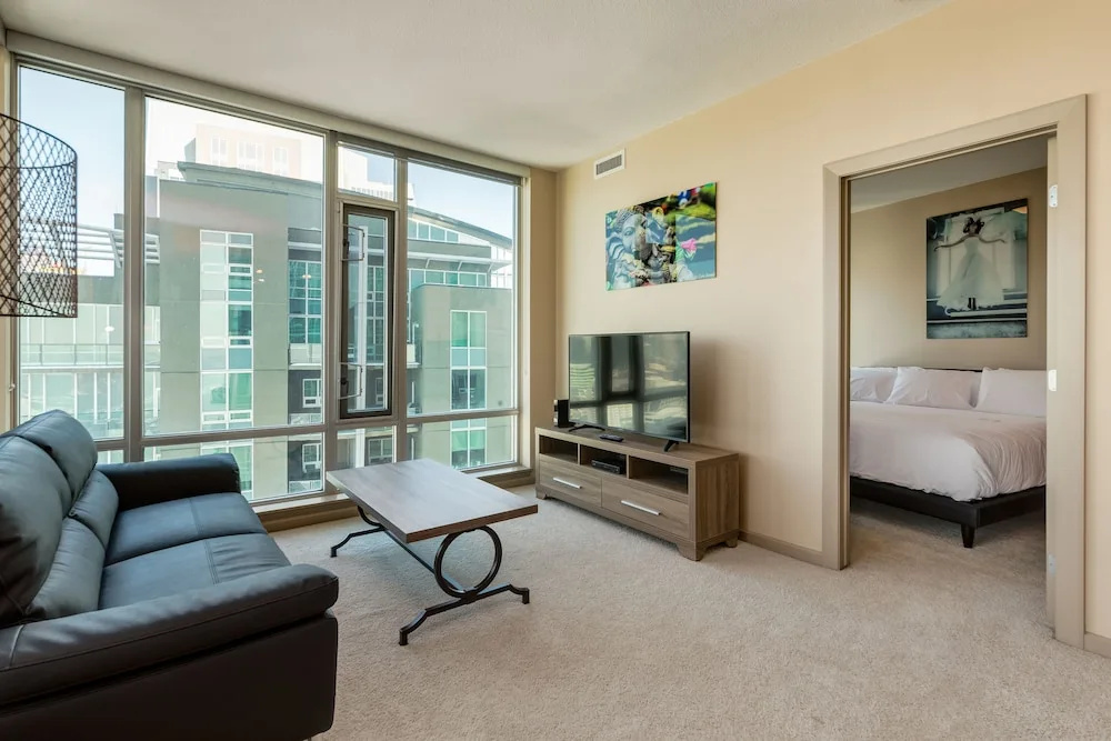 Vetro Apartments by Corporate Stays